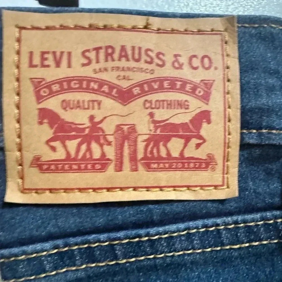 Women’s Levi’s 724 High Rise Slim Straight Crop Jeans Size 32 - Picture 3 of 6